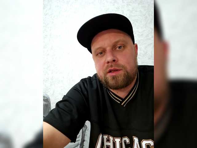 RIM-and-ARI's BongaCams show and profile