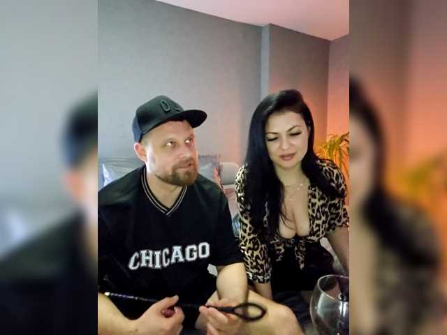 RIM-and-ARI's BongaCams show and profile