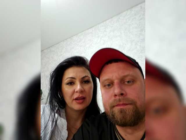 RIM-and-ARI's BongaCams show and profile