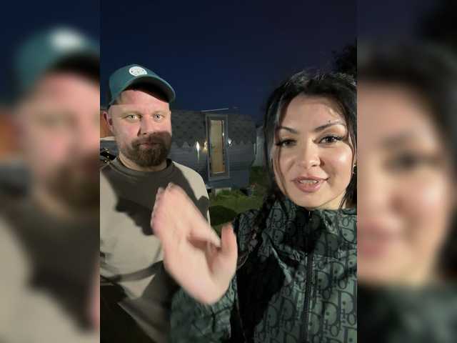 le modèle RIM-and-ARI est en webcam porno dans un show sur le site bongacams, il possède les tags suivants: White/Caucasian,Brunette,Shaved