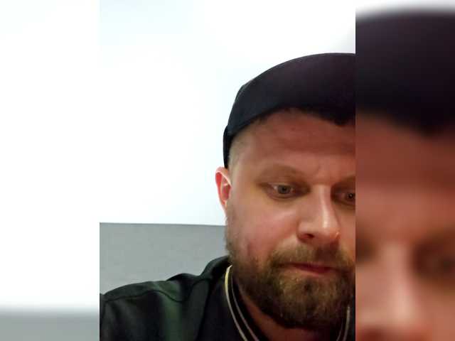 RIM-and-ARI's BongaCams show and profile