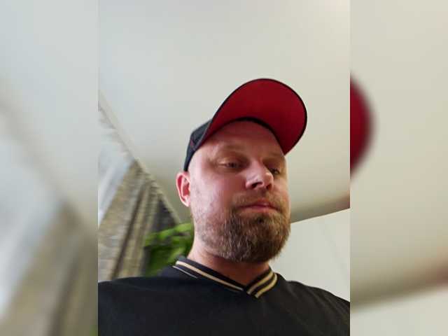 RIM-and-ARI's BongaCams show and profile