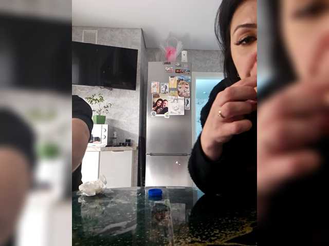 RIM-and-ARI's BongaCams show and profile