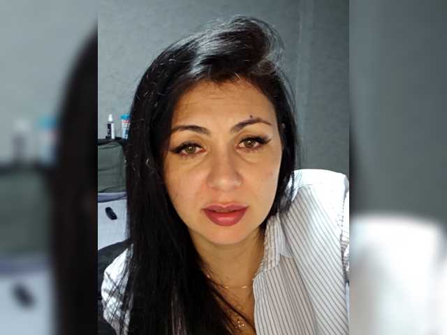 RIM-and-ARI's BongaCams show and profile