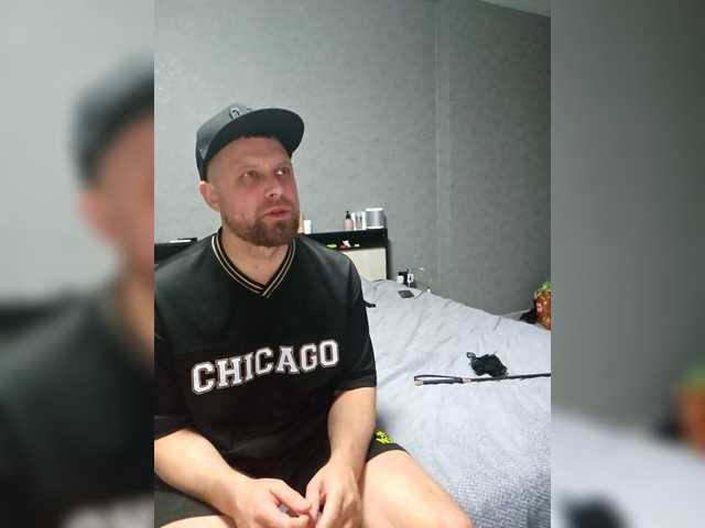 RIM-and-ARI's BongaCams show and profile