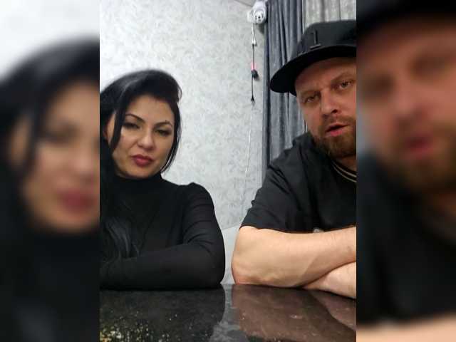 RIM-and-ARI's BongaCams show and profile