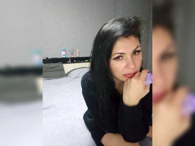 RIM-and-ARI's BongaCams show and profile