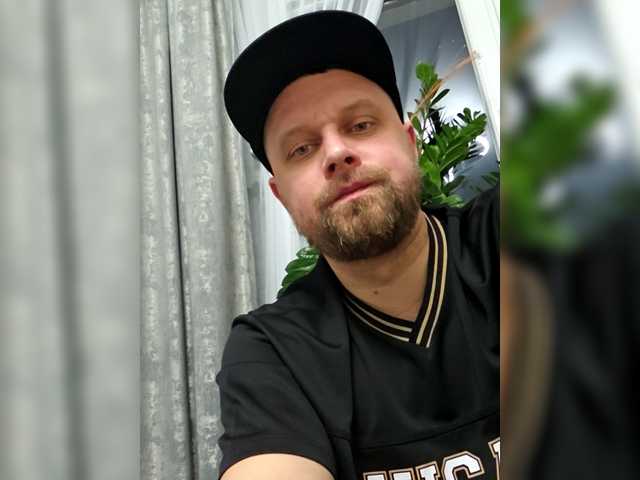 RIM-and-ARI's BongaCams show and profile