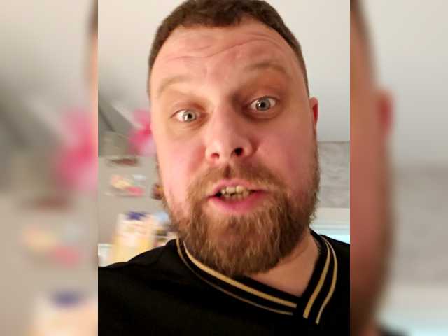 RIM-and-ARI's BongaCams show and profile