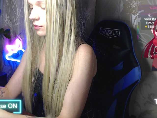 Shiny_Victoria live webcam show