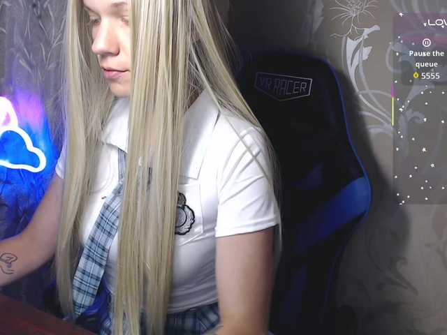 shinyvictoria live cam on BongaCams