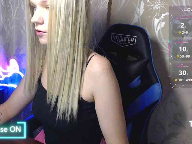 shiny_victoria's live room
