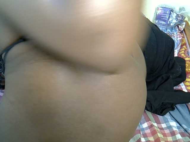 Curvy-goddessa live cam on BongaCams