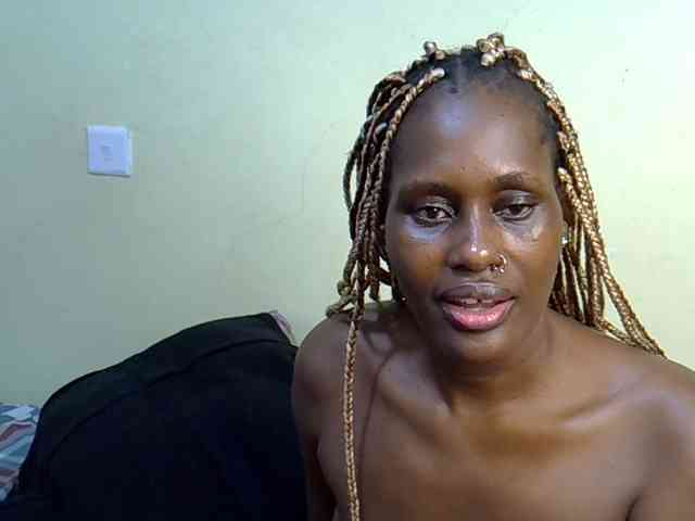 hidden web cam Curvy-goddessa