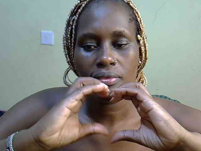 Curvy-goddessa webcam