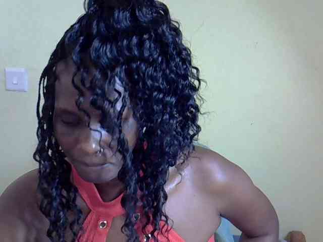 Curvy-goddessa