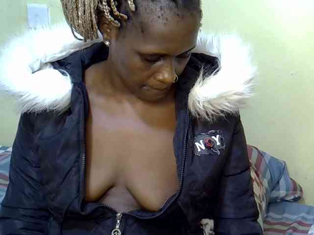 Curvy-goddessa webcam