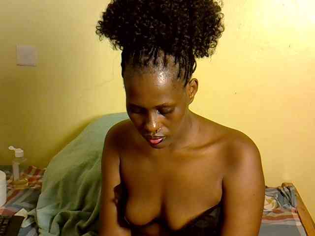 Curvy-goddessa webcam