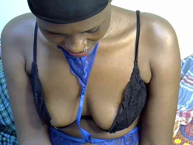 Curvy-goddessa webcam