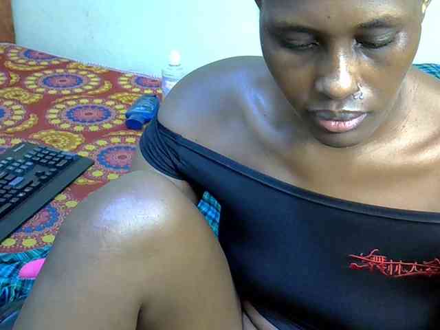 Curvy-goddessa webcam