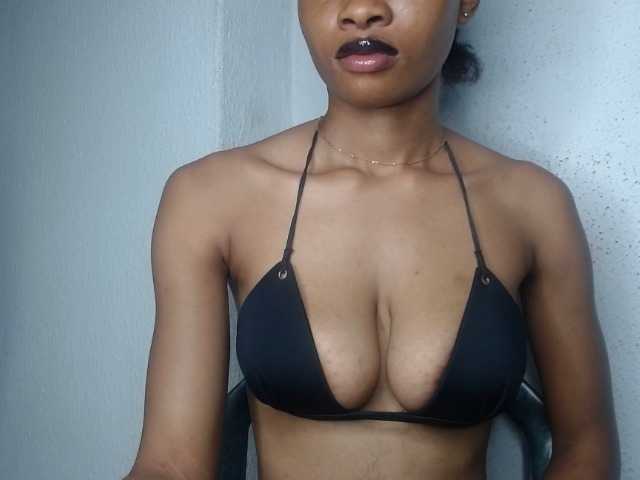 Ceecee, 22 y/o - Live Cam on BongaCams