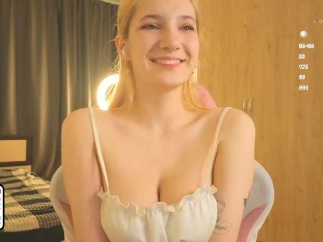 meowmeow-Mia live cam on BongaCams