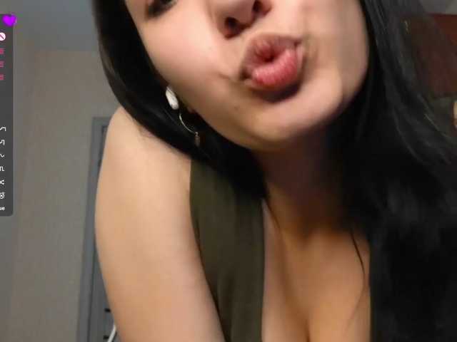 meowmeow-Mia live cam on BongaCams