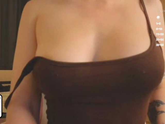 meowmeow-Mia live cam on BongaCams