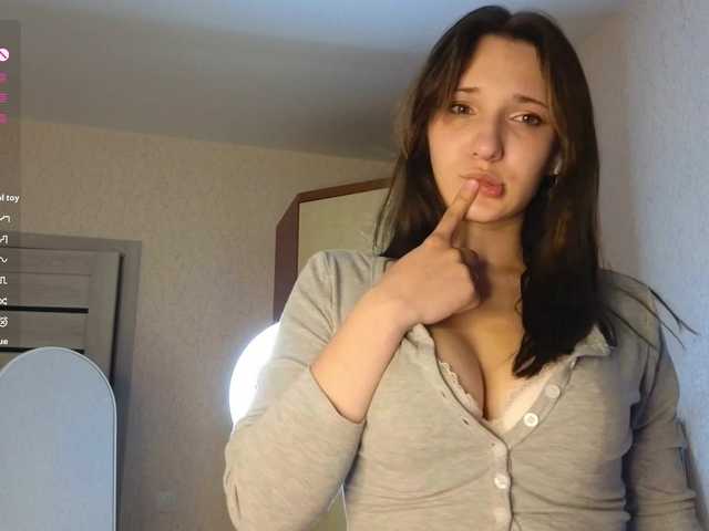 meowmeow-Mia live cam on BongaCams