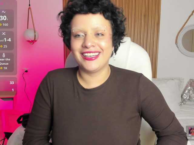 AlaskaDeluxe live cam on BongaCams
