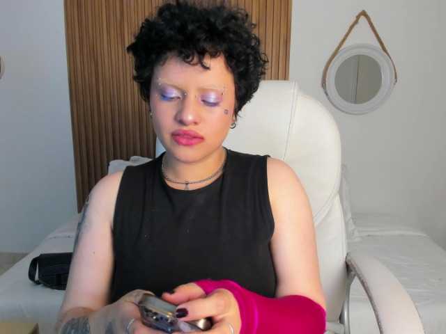 AlaskaDeluxe's BongaCams show and profile