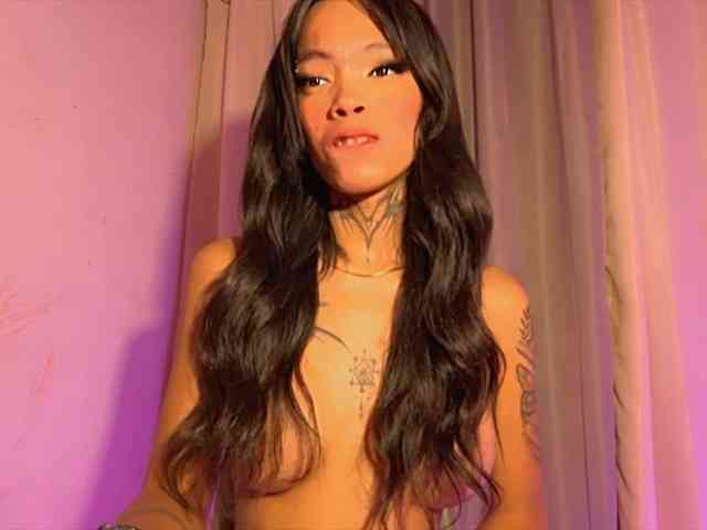 DoriDelux20 Live Webcam on BongaCams