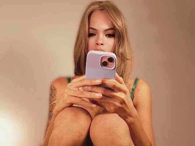DoriDelux20 Live Webcam on BongaCams