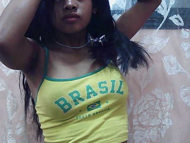 Camgirl Titounea sur Bongacams