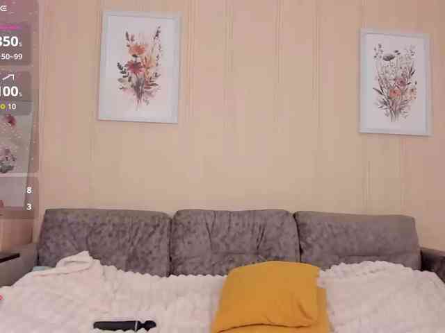 MollyWillow webcam