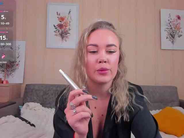 MollyWillow webcam