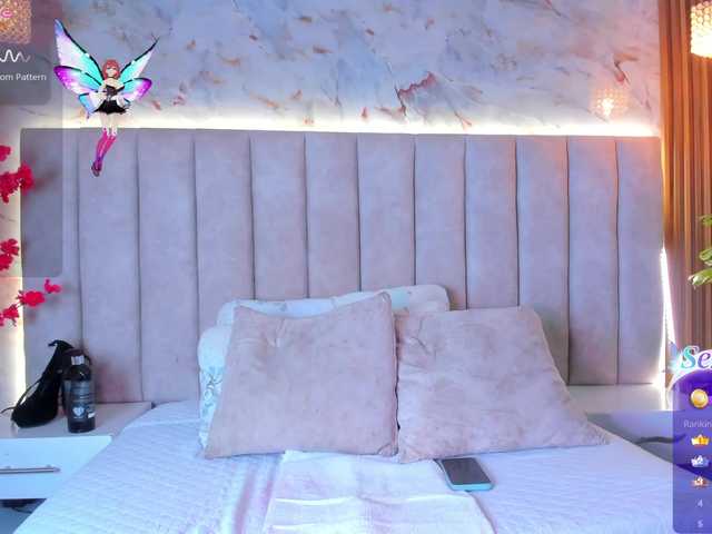 PixzyMartinez live cam on BongaCams