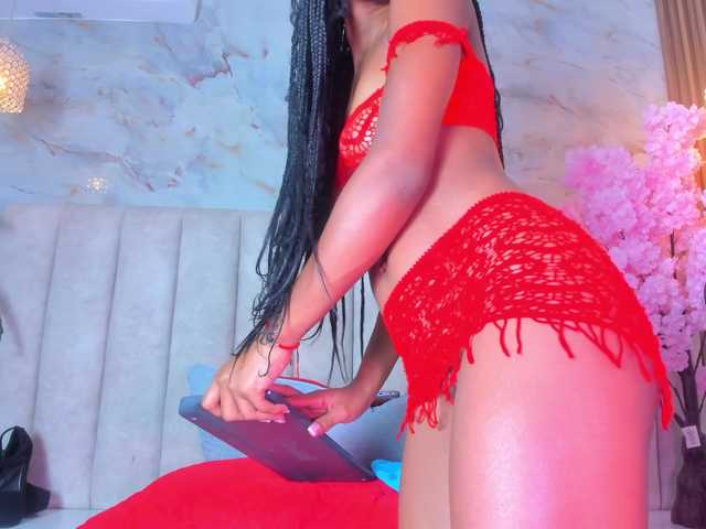 PixzyMartinez live cam on BongaCams