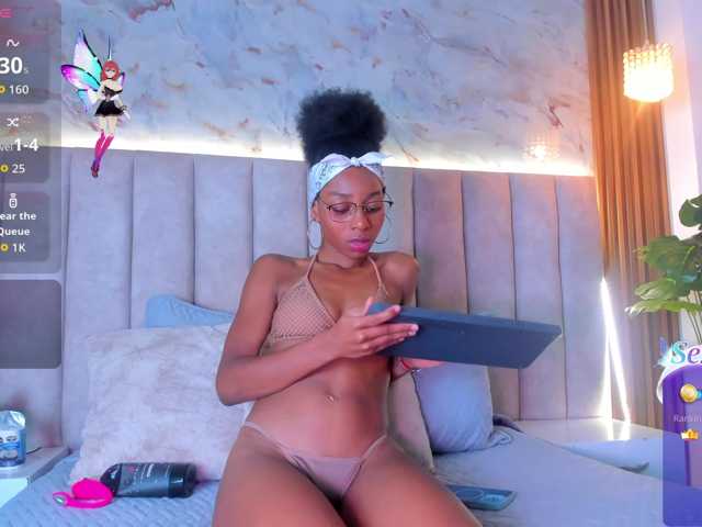 PixzyMartinez live cam on BongaCams