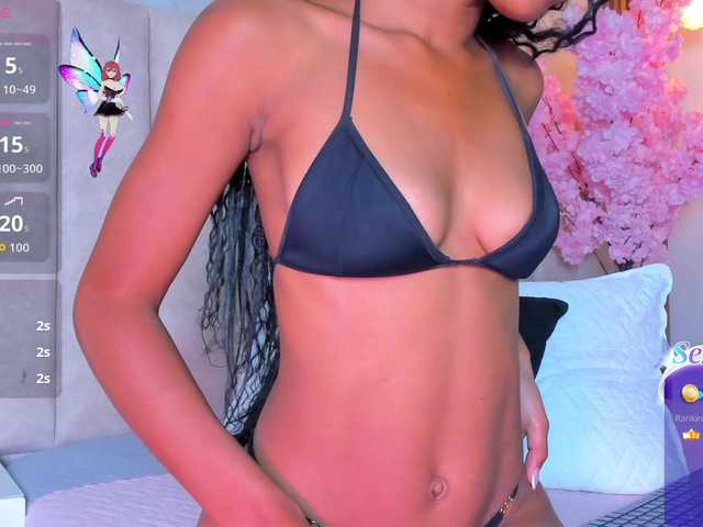 PixzyMartinez live webcam show