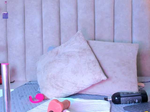 PixzyMartinez live cam on BongaCams