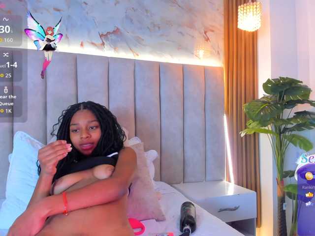 PixzyMartinez live cam on BongaCams