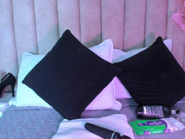 PixzyMartinez live cam on BongaCams