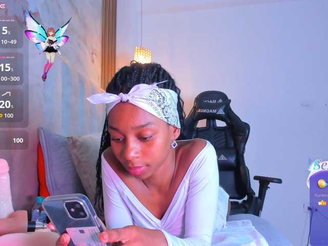 PixzyMartinez live cam on BongaCams