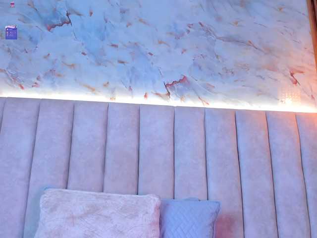 PixzyMartinez live cam on BongaCams