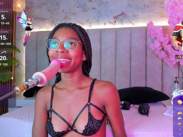 PixzyMartinez live cam on BongaCams