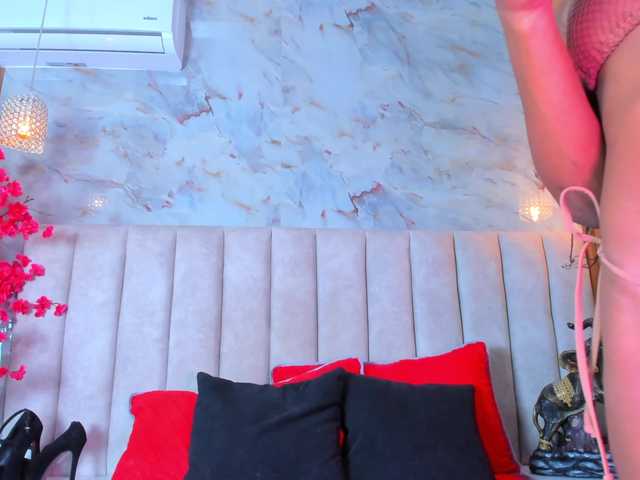 PixzyMartinez live cam on BongaCams