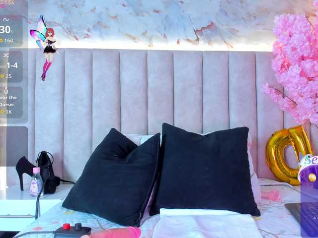 PixzyMartinez live cam on BongaCams