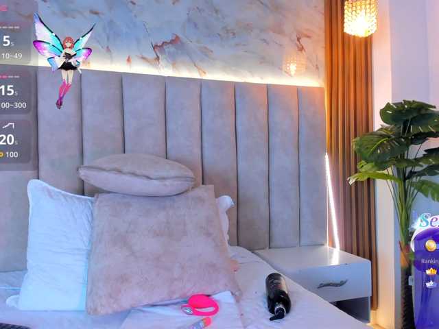 PixzyMartinez live cam on BongaCams