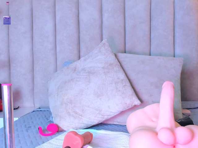 PixzyMartinez live cam on BongaCams